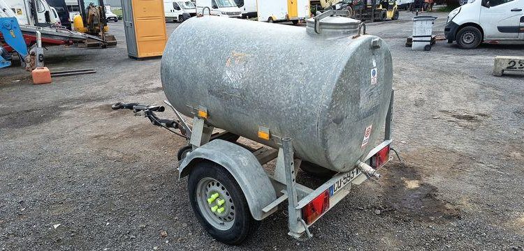 HUBIERE CITERNE A EAU  CQ-593-WM