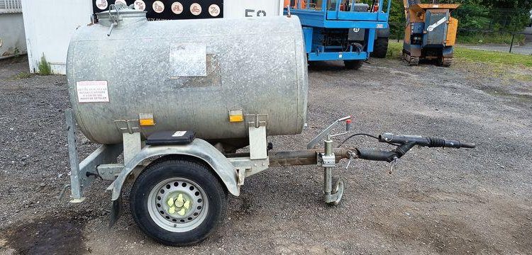 HUBIERE CITERNE A EAU  CQ-593-WM