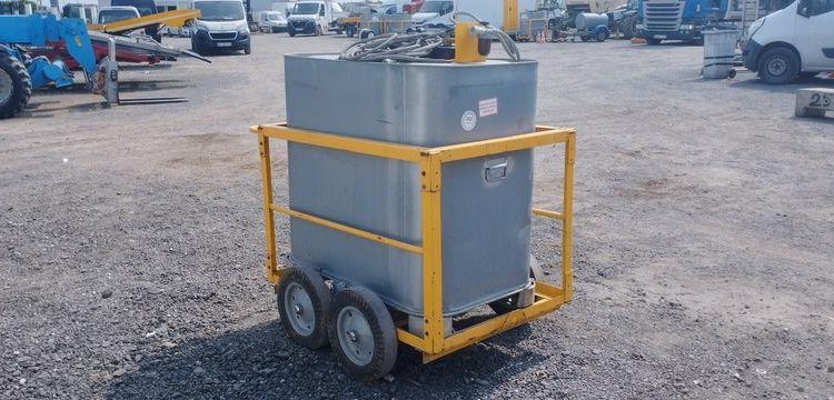 CUVE 700L SUR CHARIOT ROULANT  CUV091