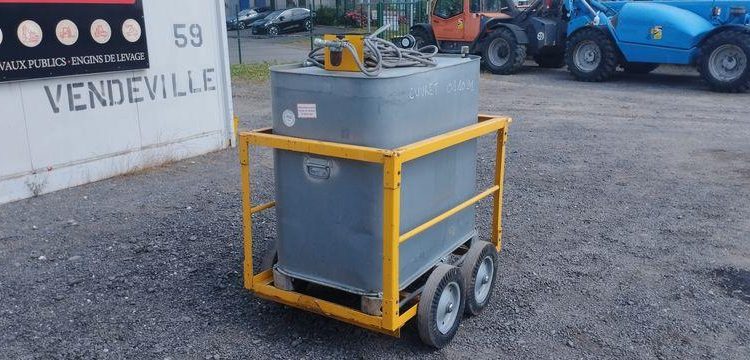 CUVE 700L SUR CHARIOT ROULANT  CUV091