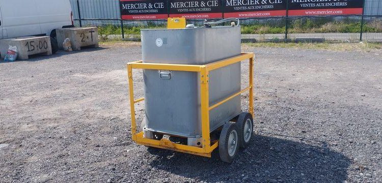 CUVE 700L SUR CHARIOT ROULANT  CUV092