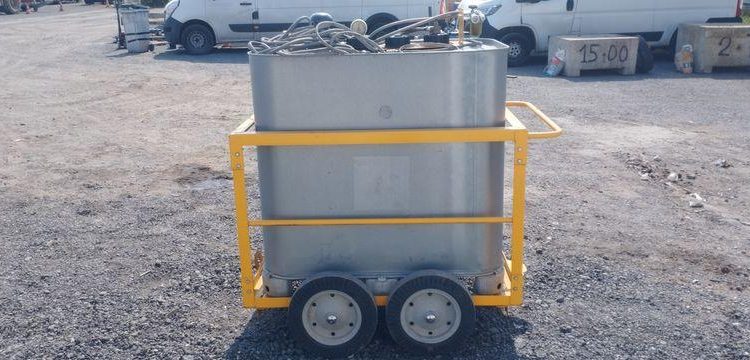 CUVE 700L SUR CHARIOT ROULANT  CUV095