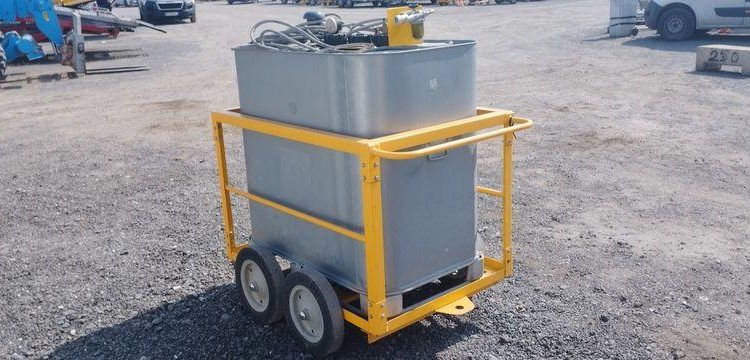 CUVE 700L SUR CHARIOT ROULANT  CUV095