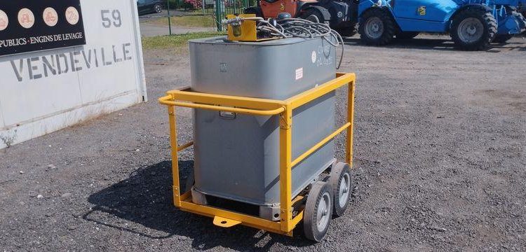 CUVE 700L SUR CHARIOT ROULANT  CUV095