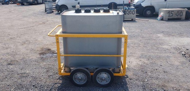 SCHUTZ CUVE 700L SUR CHARIOT ROULANT  CUV096