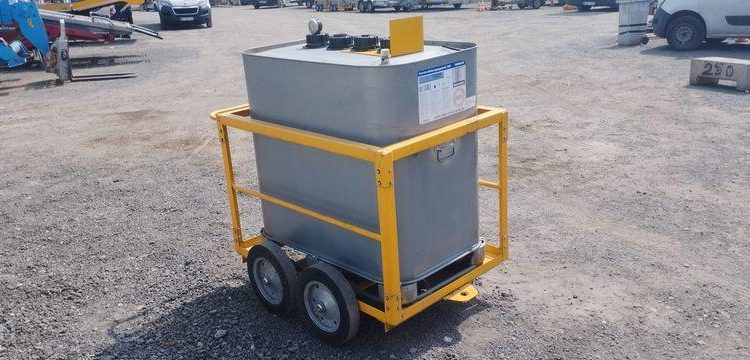 SCHUTZ CUVE 700L SUR CHARIOT ROULANT  CUV096