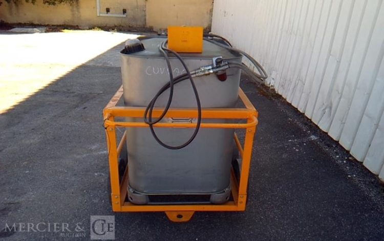 CUVE 700L SUR CHARIOT ROULANT  CUV270