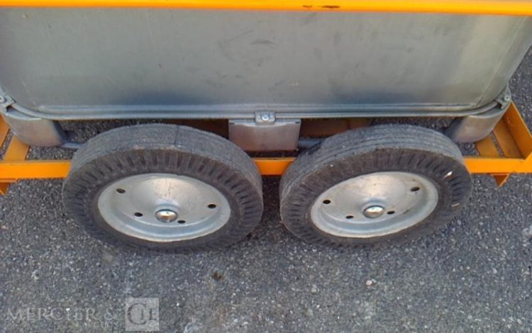 CUVE 700L SUR CHARIOT ROULANT  CUV270