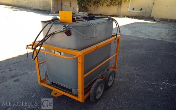 CUVE 700L SUR CHARIOT ROULANT  CUV270