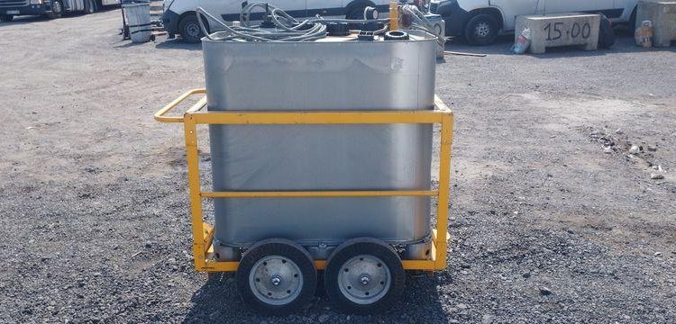 CUVE 700L SUR CHARIOT ROULANT  CUV734