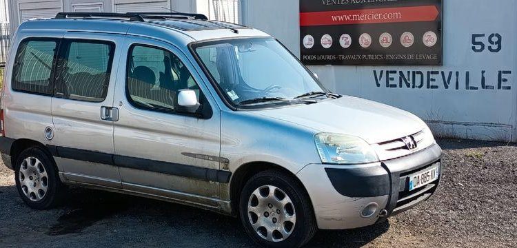 PEUGEOT PARTNER TEPEE 1 PHASE 1 VITRE 2,0 HDI 90CV – DIESEL – 254711 kMS – ANNEE 2003 GRIS DA-885-XX