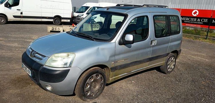 PEUGEOT PARTNER TEPEE 1 PHASE 1 VITRE 2,0 HDI 90CV – DIESEL – 254711 kMS – ANNEE 2003 GRIS DA-885-XX
