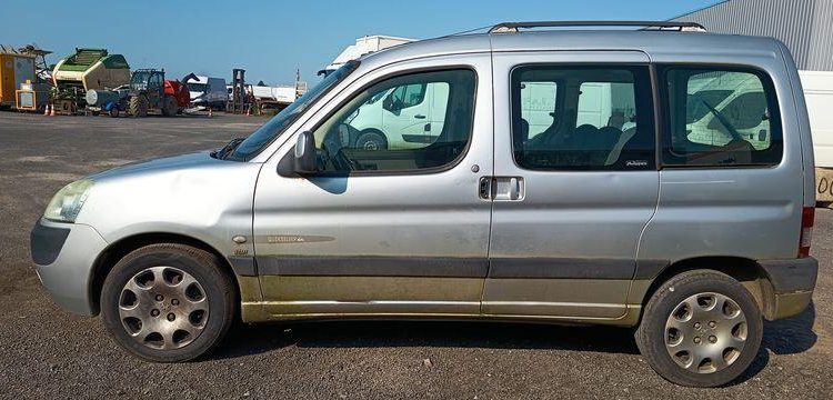 PEUGEOT PARTNER TEPEE 1 PHASE 1 VITRE 2,0 HDI 90CV – DIESEL – 254711 kMS – ANNEE 2003 GRIS DA-885-XX