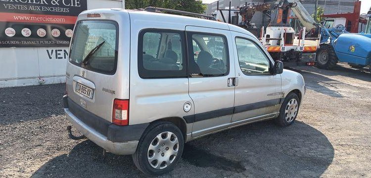 PEUGEOT PARTNER TEPEE 1 PHASE 1 VITRE 2,0 HDI 90CV – DIESEL – 254711 kMS – ANNEE 2003 GRIS DA-885-XX