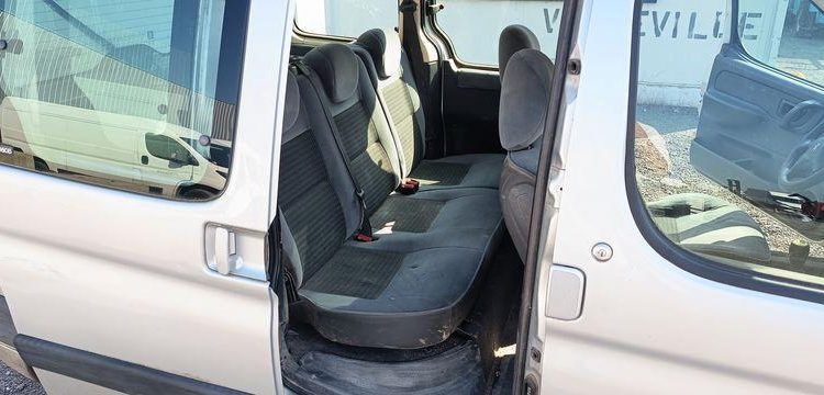 PEUGEOT PARTNER TEPEE 1 PHASE 1 VITRE 2,0 HDI 90CV – DIESEL – 254711 kMS – ANNEE 2003 GRIS DA-885-XX