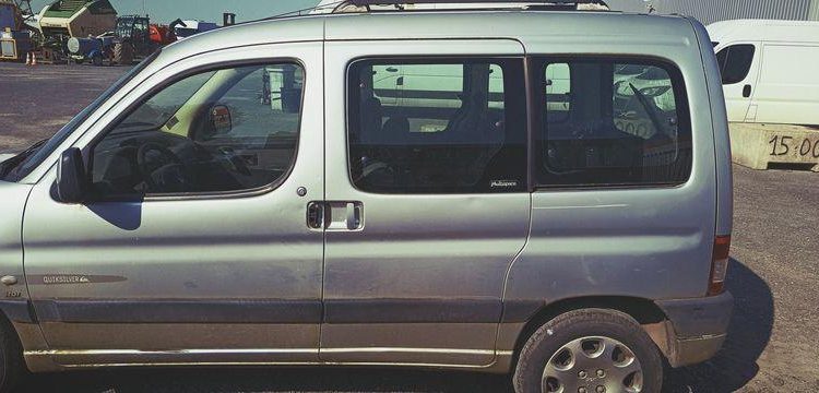 PEUGEOT PARTNER TEPEE 1 PHASE 1 VITRE 2,0 HDI 90CV – DIESEL – 254711 kMS – ANNEE 2003 GRIS DA-885-XX