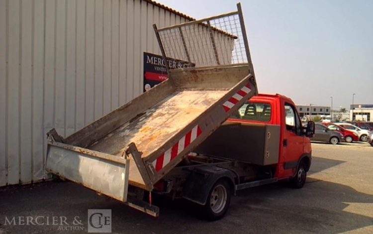 IVECO 35C13 BENNE SIMPLE CABINE COFFRE  DD-100-VM