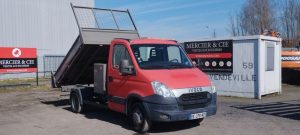 IVECO 35C13 BENNE AVEC COFFRE ACIER DIESEL – 144336 KMS – ANNEE 2014 ROUGE DE-379-MZ