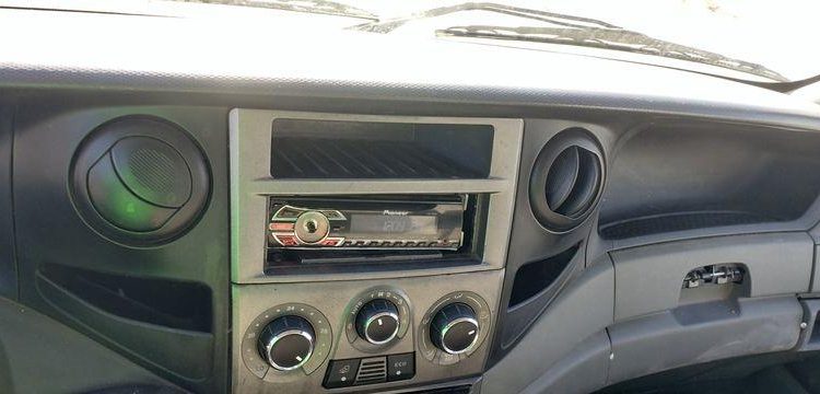 IVECO 35C13 BENNE AVEC COFFRE ACIER DIESEL – 144336 KMS – ANNEE 2014 ROUGE DE-379-MZ