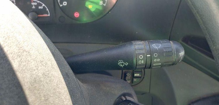 IVECO 35C13 BENNE AVEC COFFRE ACIER DIESEL – 144336 KMS – ANNEE 2014 ROUGE DE-379-MZ