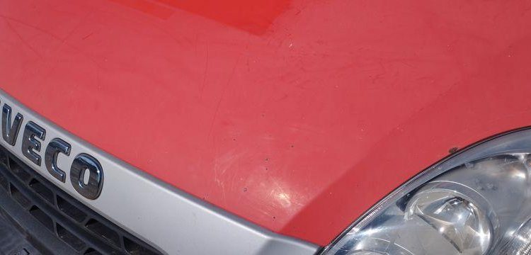 IVECO 35C13 BENNE AVEC COFFRE ACIER DIESEL – 144336 KMS – ANNEE 2014 ROUGE DE-379-MZ
