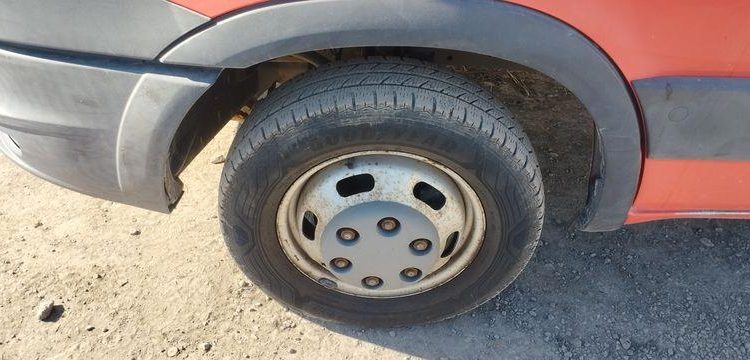 IVECO 35C13 BENNE AVEC COFFRE ACIER DIESEL – 144336 KMS – ANNEE 2014 ROUGE DE-379-MZ