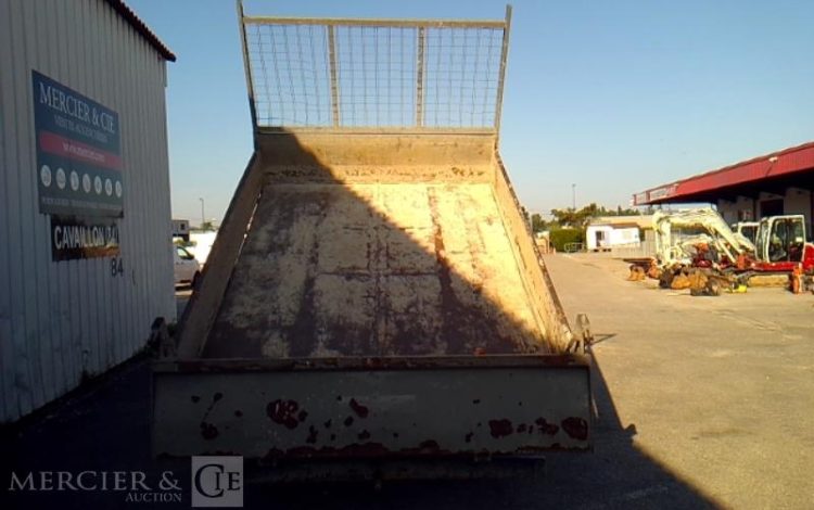 IVECO 35C13 BENNE SIMPLE CABINE COFFRE  DH-985-WC