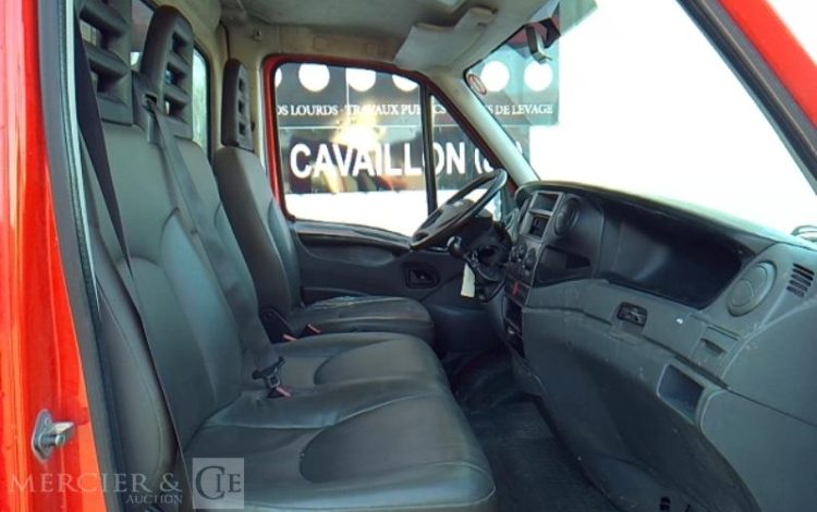 IVECO 35C13 BENNE SIMPLE CABINE COFFRE  DH-985-WC