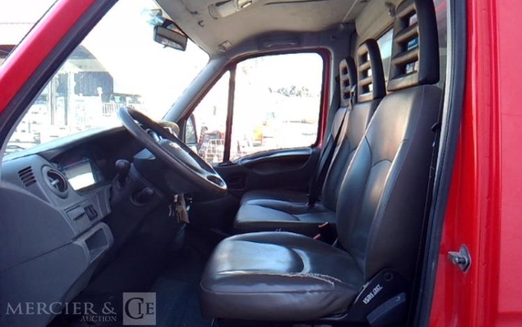 IVECO 35C13 BENNE SIMPLE CABINE COFFRE  DH-985-WC