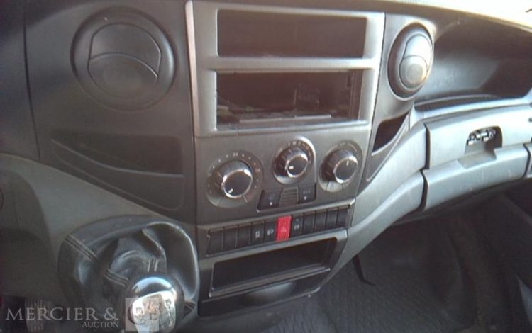 IVECO 35C13 BENNE SIMPLE CABINE COFFRE  DH-985-WC