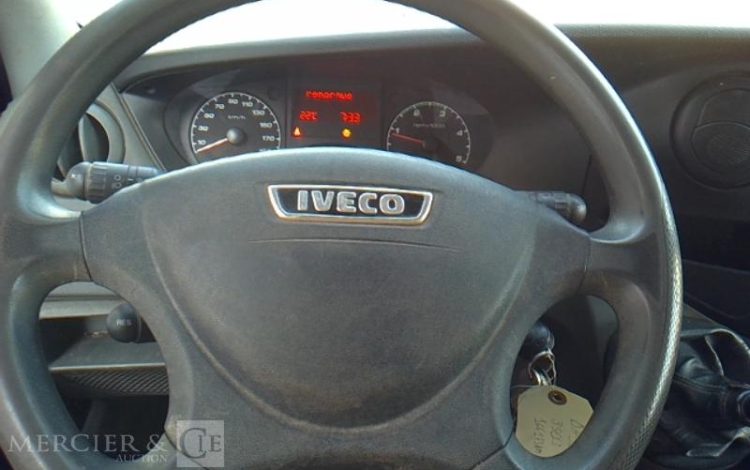 IVECO 35C13 BENNE SIMPLE CABINE COFFRE  DH-985-WC