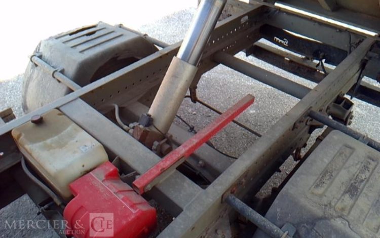 IVECO 35C13 BENNE SIMPLE CABINE COFFRE  DH-985-WC