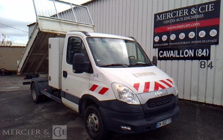 IVECO 35C13 BENNE SIMPLE CABINE COFFRE BLANC DK-502-TZ