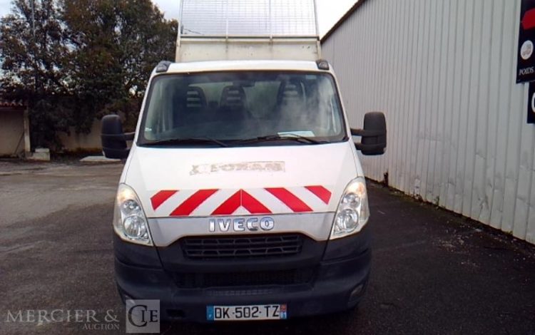 IVECO 35C13 BENNE SIMPLE CABINE COFFRE BLANC DK-502-TZ