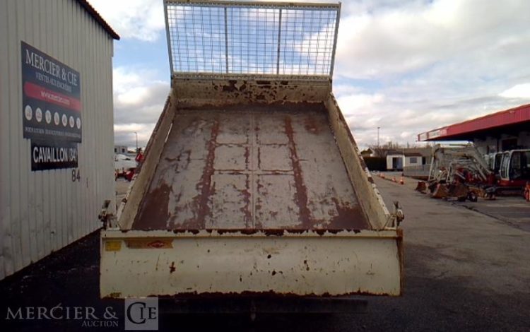 IVECO 35C13 BENNE SIMPLE CABINE COFFRE BLANC DK-502-TZ