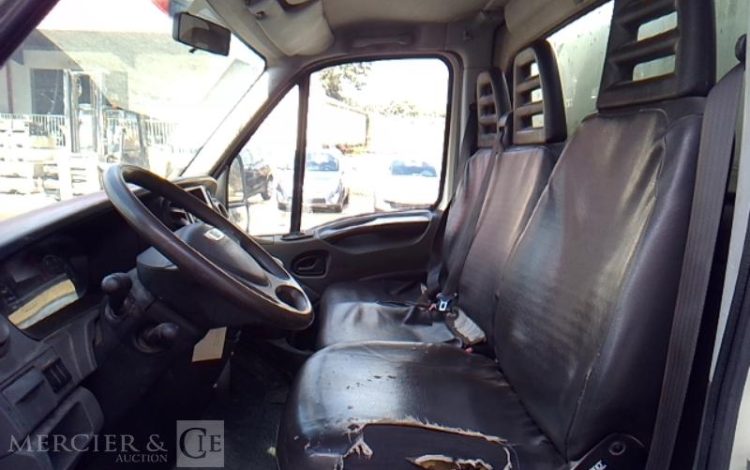 IVECO 35C13 BENNE SIMPLE CABINE COFFRE BLANC DK-502-TZ