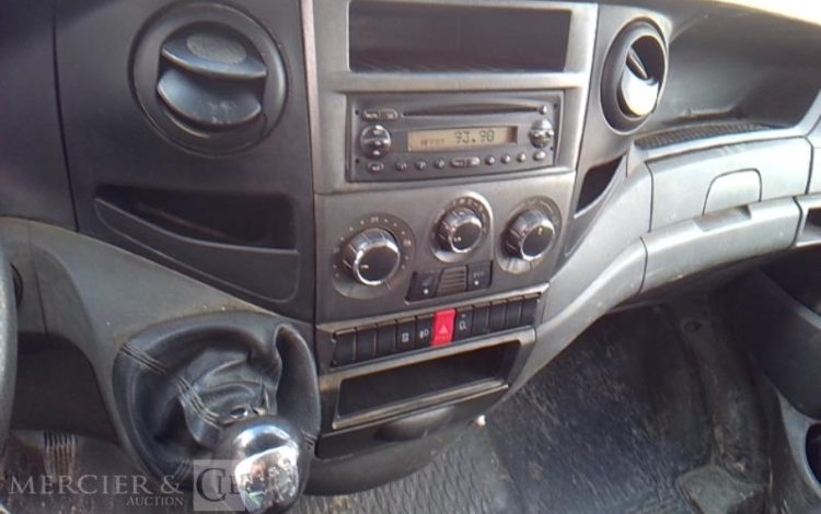 IVECO 35C13 BENNE SIMPLE CABINE COFFRE BLANC DK-502-TZ