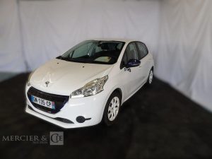 PEUGEOT 208  DN-135-CP