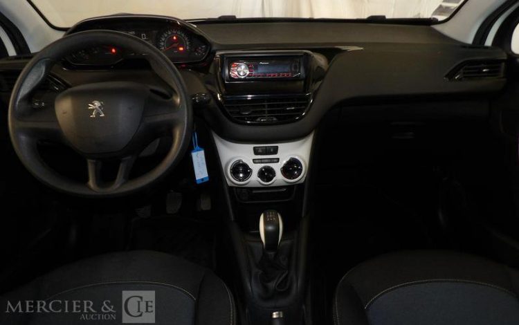 PEUGEOT 208  DN-135-CP