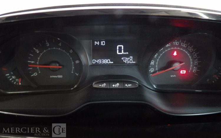 PEUGEOT 208  DN-135-CP
