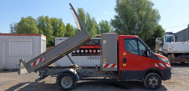IVECO 35C13 BENNE SIMPLE CABINE COFFRE  DR-469-QR