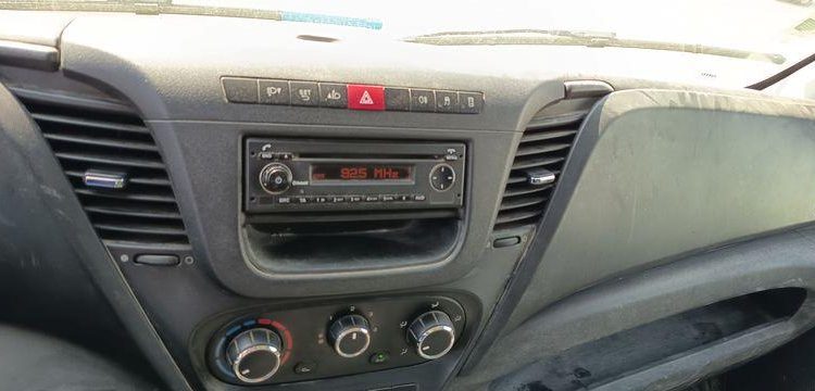 IVECO 35C13 BENNE SIMPLE CABINE COFFRE  DR-469-QR