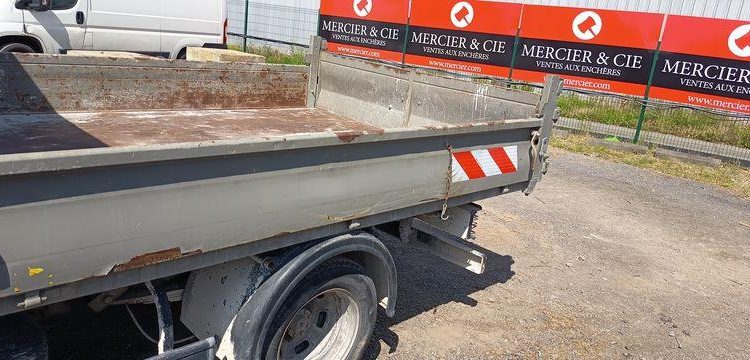 IVECO 35C13 BENNE SIMPLE CABINE COFFRE  DR-469-QR