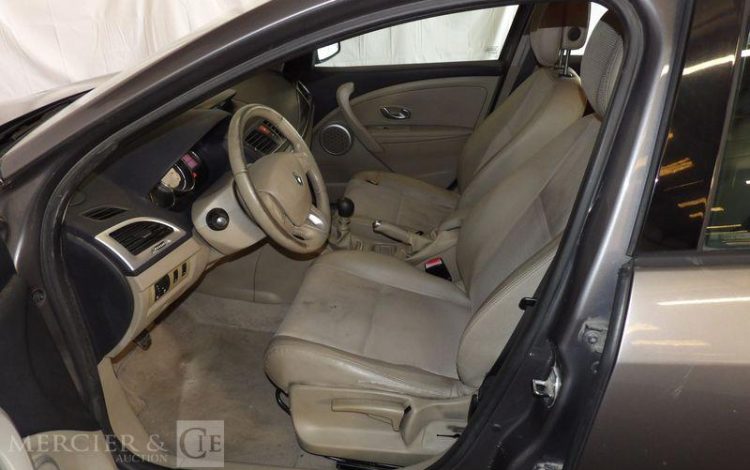 RENAULT MEGANE  DY-464-XC
