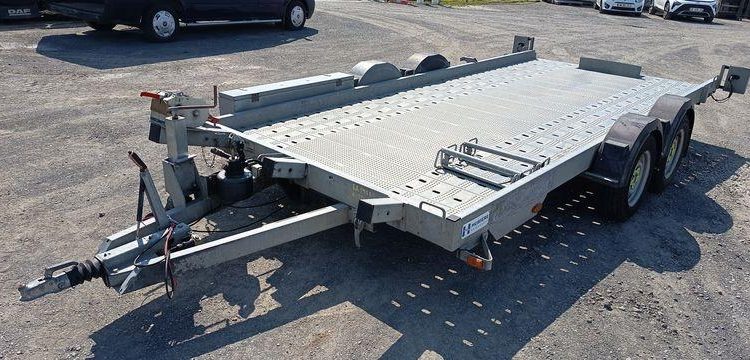 HUBIERE REMORQUE 2T5  EA-141-LC