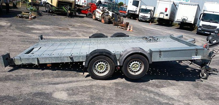 HUBIERE REMORQUE 2T5  EA-141-LC