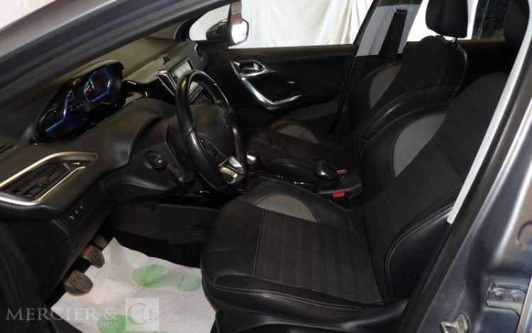 PEUGEOT 2008 PURETECH 110CH ALLURE S&S GRIS EA-711-KT
