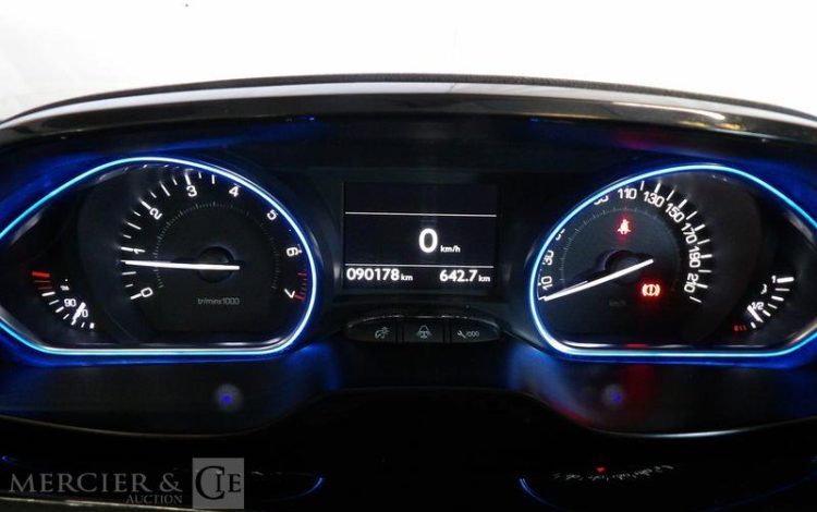 PEUGEOT 2008 PURETECH 110CH ALLURE S&S GRIS EA-711-KT