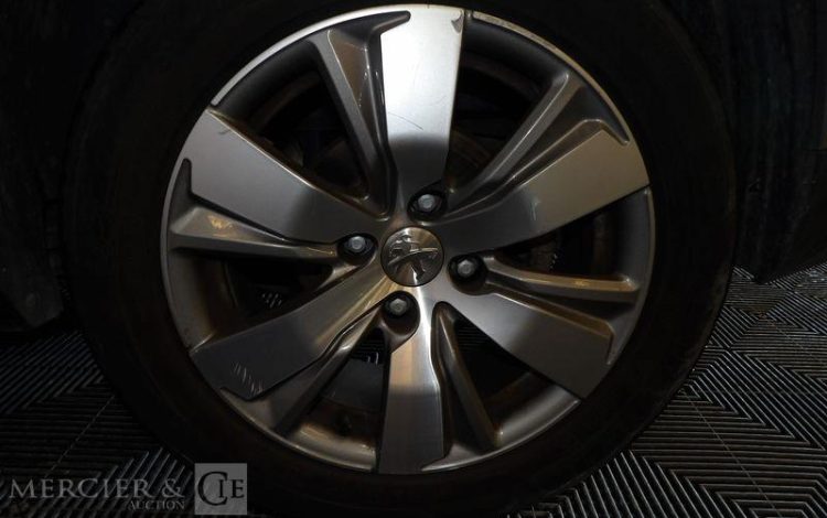 PEUGEOT 2008 PURETECH 110CH ALLURE S&S GRIS EA-711-KT