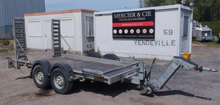 HUBIERE REMORQUE 3T5  EJ-117-CE